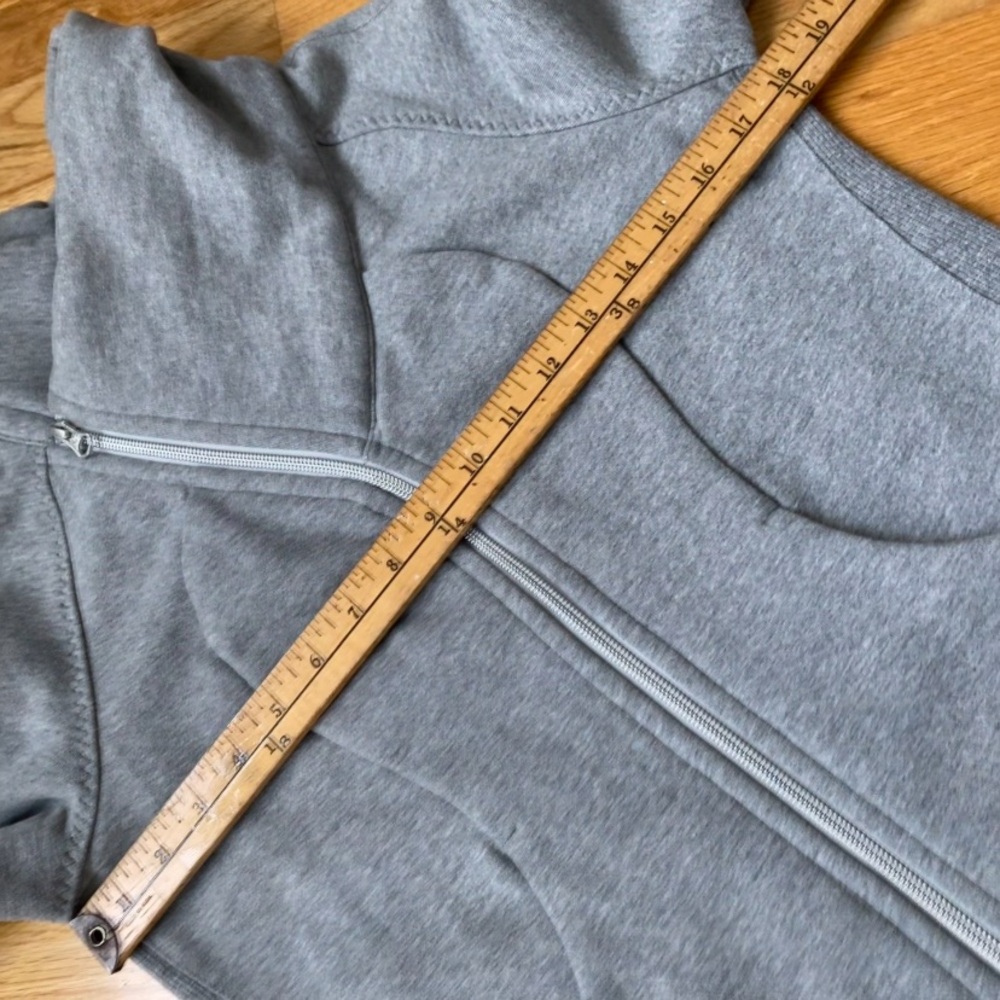 Lululemon Asymmetrical Gray Zip-Up Scuba Jacket - Picture 10 of 11